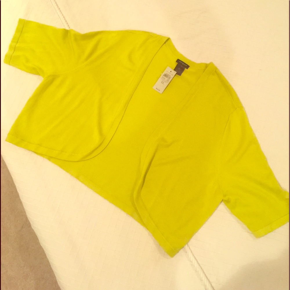 NWT- Ann Taylor cropped vest or cardigan size XL.